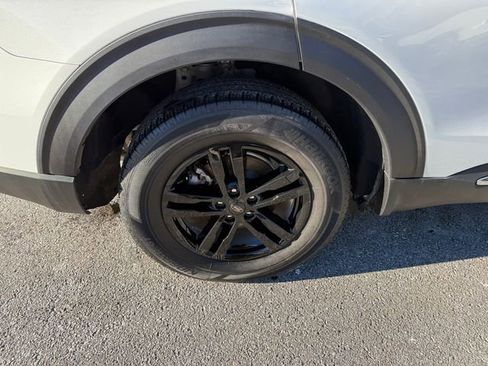 Used 2022 Ford Explorer XLT w/ Equipment Group 202A image 27