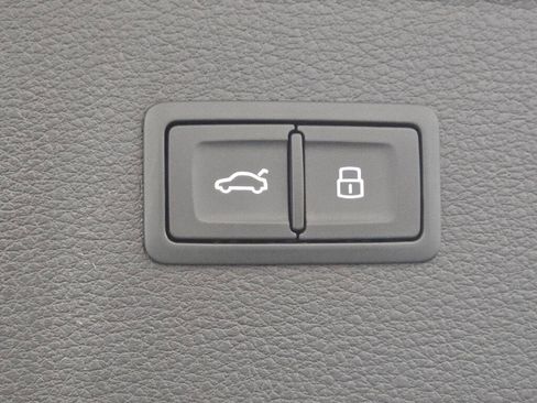 Certified 2025 Audi Q5 2.0T Premium Plus w/ Premium Plus Package image 23