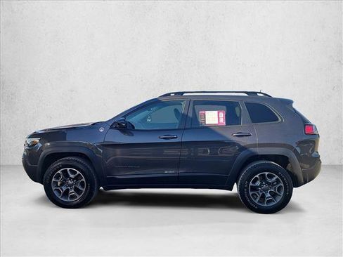 Used 2022 Jeep Cherokee Trailhawk image 2