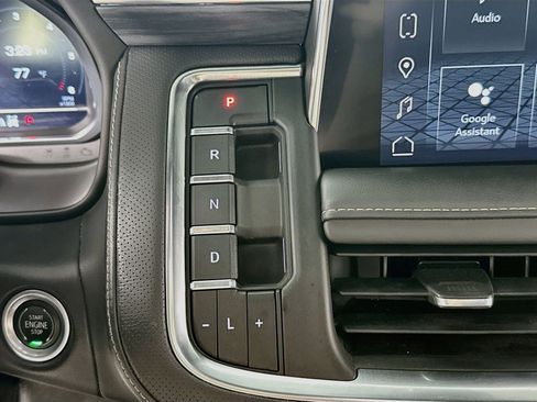 Used 2022 GMC Yukon XL SLT w/ SLT Premium Package AWD/4WD image 16