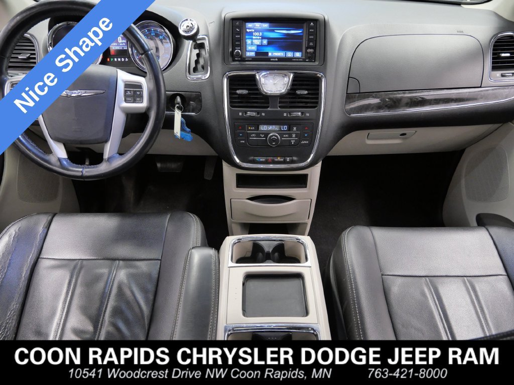Used 2014 Chrysler Town & Country Touring FWD image 14