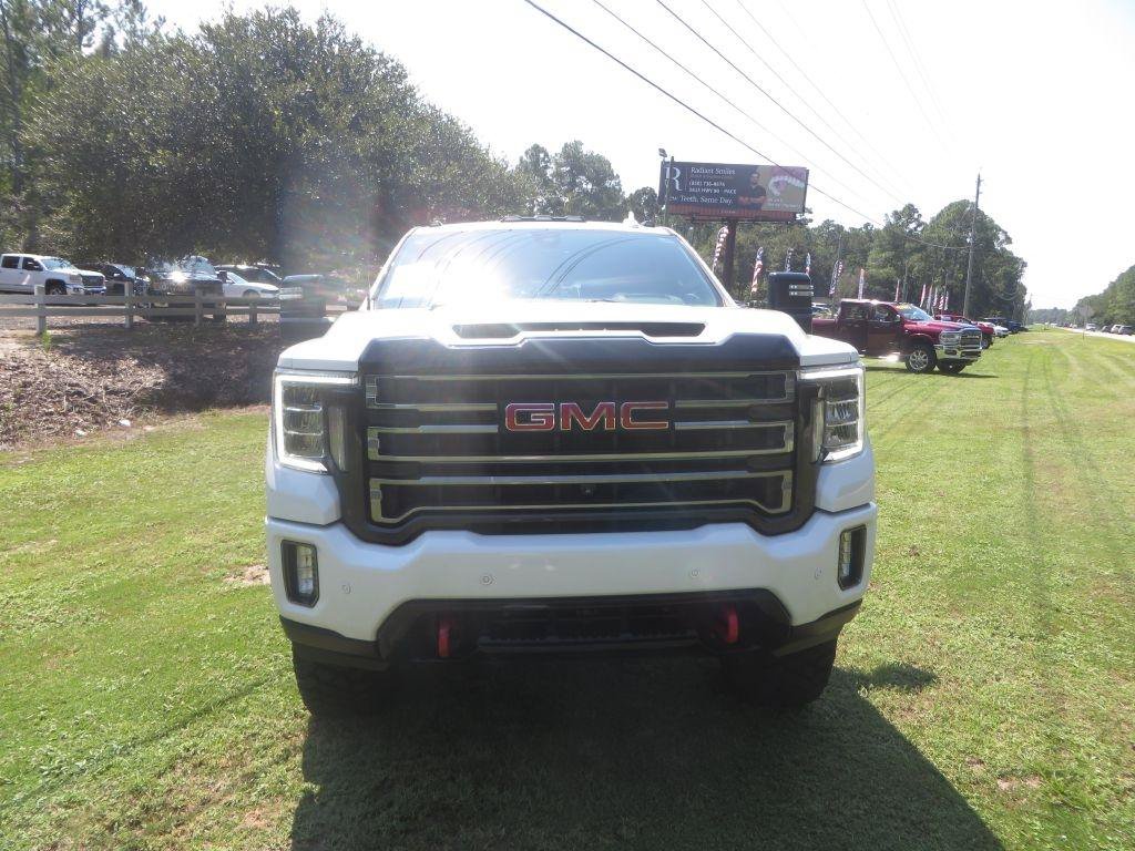 Used 2022 GMC Sierra 2500 AT4 w/ AT4 Premium Plus Package AWD/4WD image 3