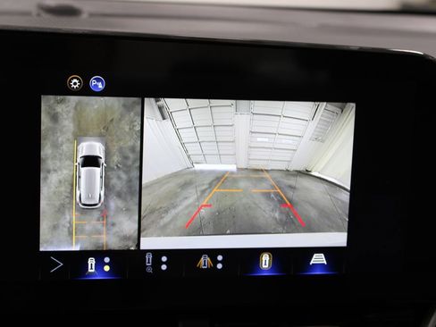 New 2026 Chevrolet Equinox LT w/ Convenience Package II AWD/4WD image 50