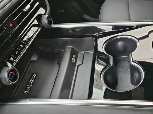 Used 2025 Chevrolet Tahoe Premier image 18