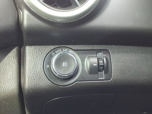 Used 2018 Chevrolet Sonic LT w/ Convenience Package image 24