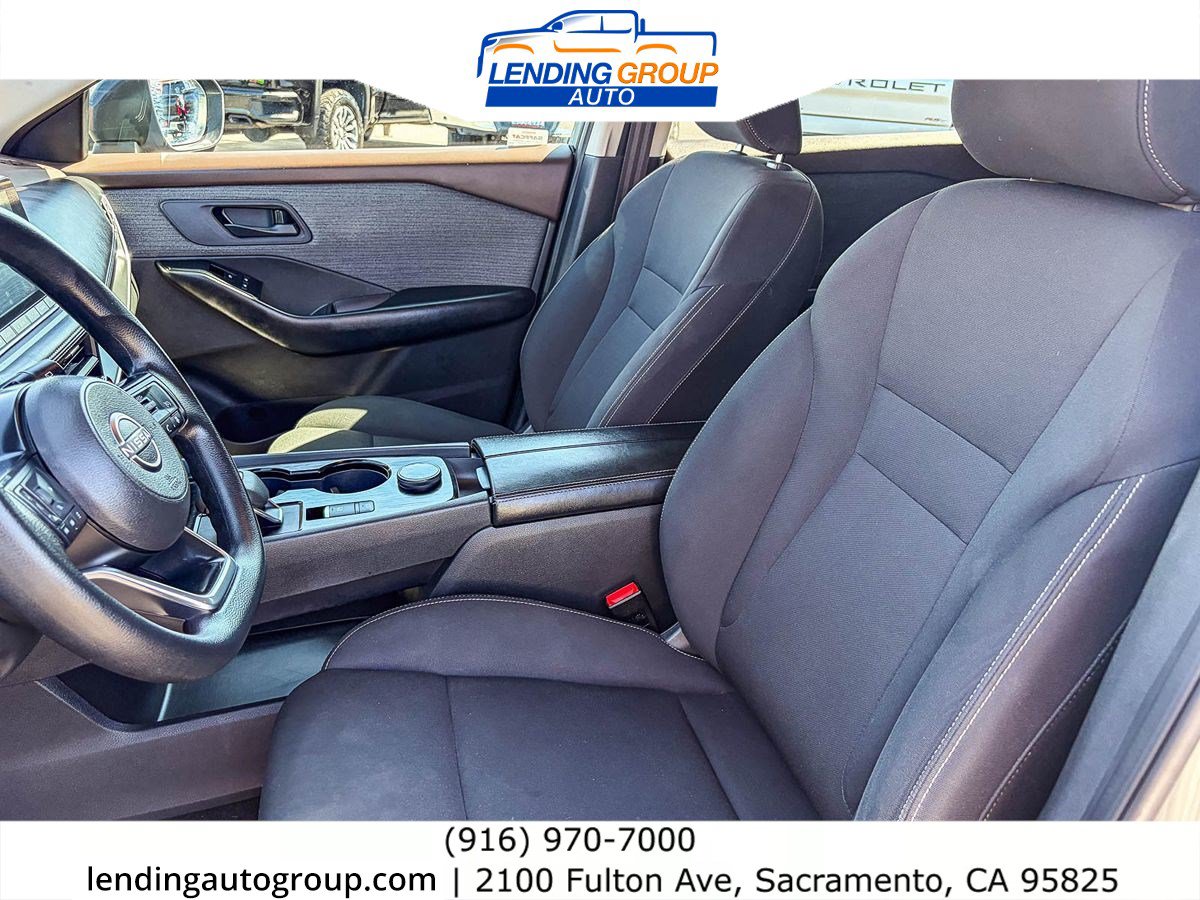 Used 2023 Nissan Rogue S AWD/4WD image 16
