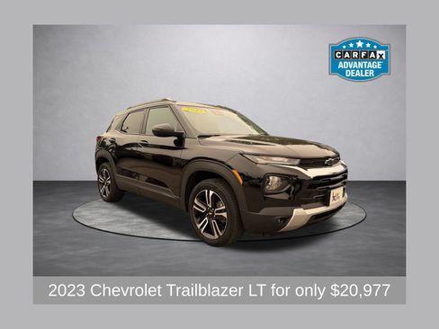 Used 2023 Chevrolet TrailBlazer LT w/ Convenience Package AWD/4WD image 1