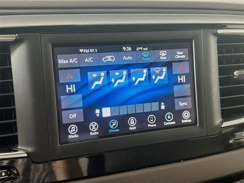 Used 2020 Chrysler Pacifica Touring image 20