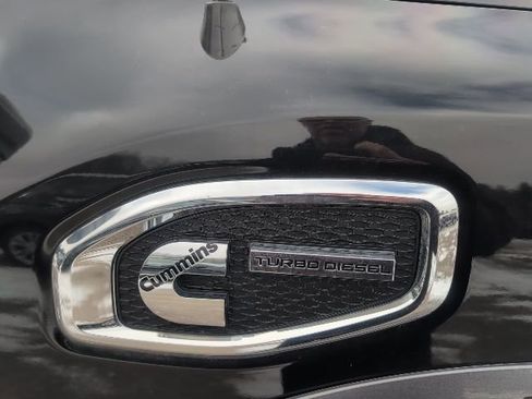 Used 2017 Nissan Titan PRO-4X image 4