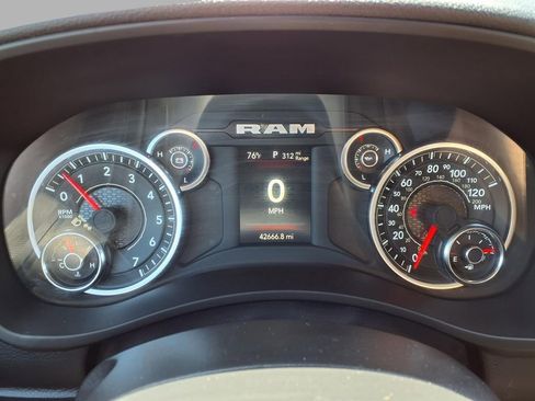 Used 2024 RAM 2500 Big Horn image 17