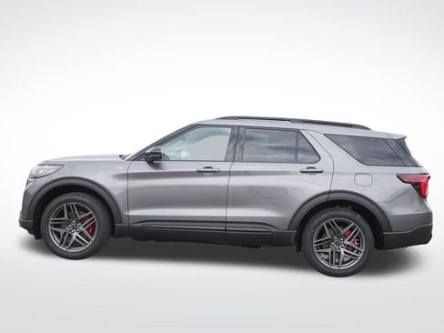 New 2026 Ford Explorer ST-Line w/ ST-Line Street Pack AWD/4WD image 7