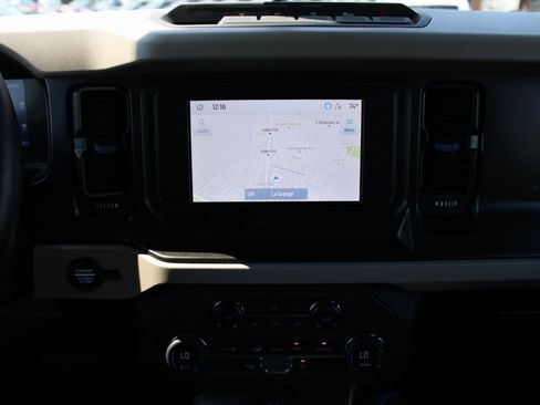 Used 2023 Ford Bronco Wildtrak image 16