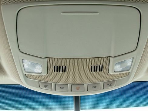 Used 2018 Ford Edge Titanium image 30