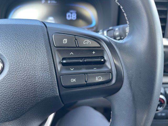 Used 2025 Hyundai Venue SEL FWD image 25