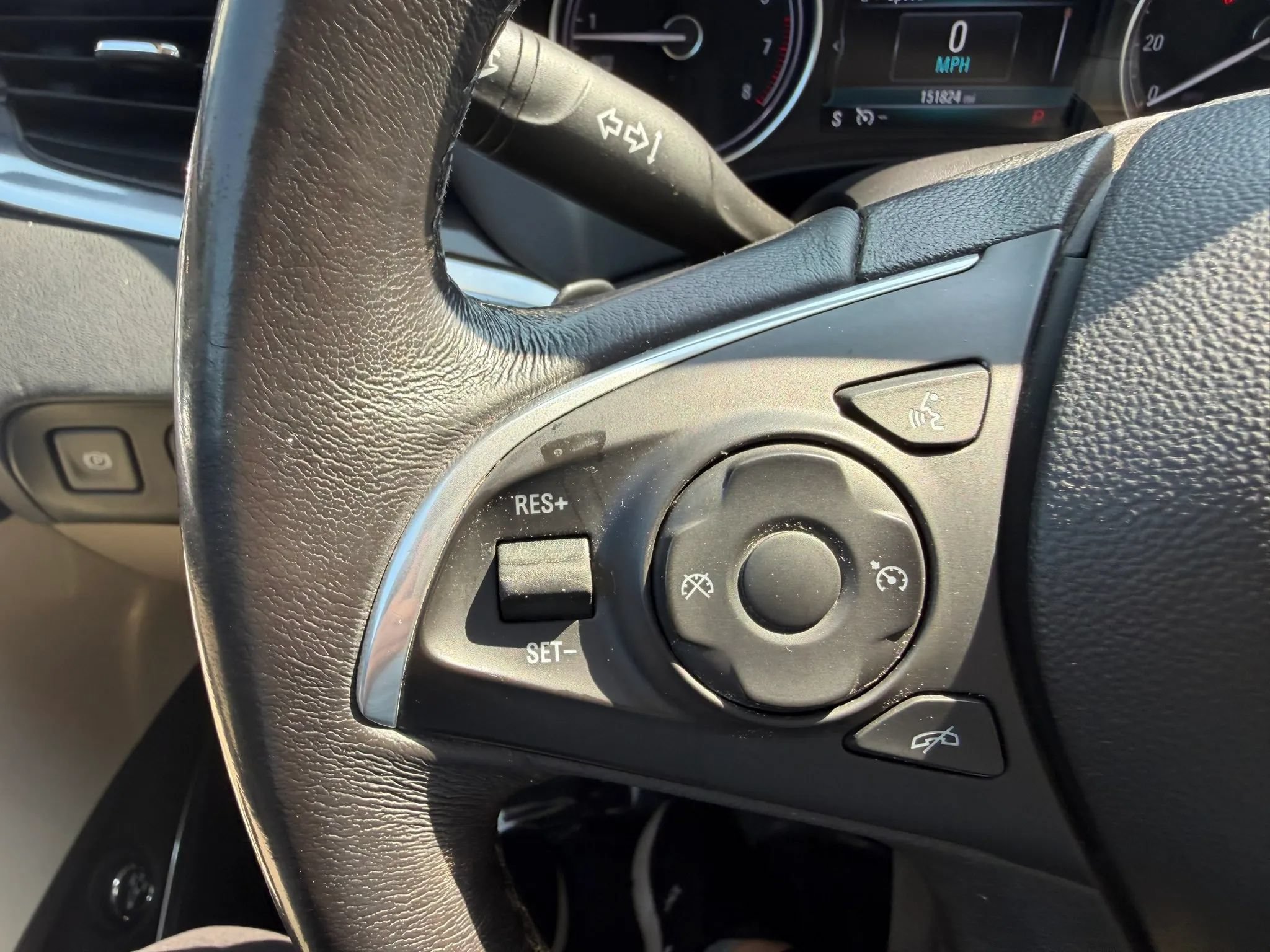 Used 2019 Buick Enclave Essence FWD image 21