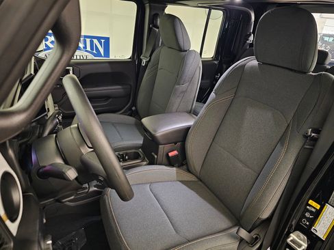 New 2026 Jeep Gladiator Sport image 13