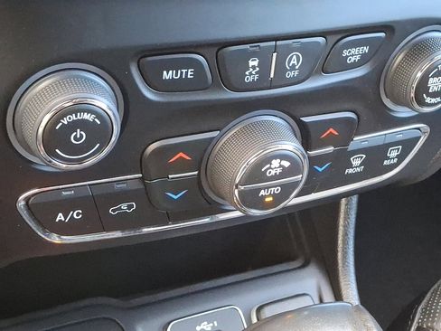 Certified 2022 Jeep Cherokee Trailhawk w/ Sound & Nav Group image 15