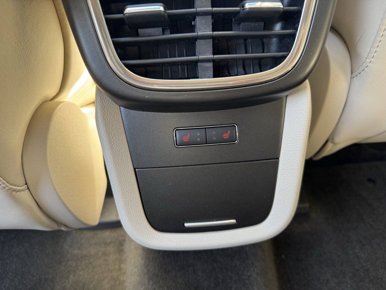 Used 2016 Lincoln MKX Reserve w/ Climate Package AWD/4WD image 25