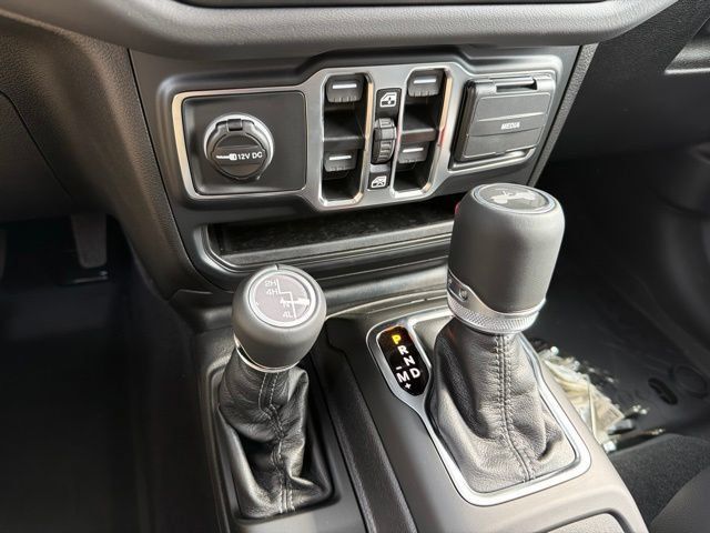 New 2027 Jeep Wrangler Unlimited Sahara AWD/4WD image 18
