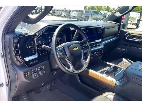 Used 2026 Chevrolet Silverado 3500 High Country w/ Technology Package AWD/4WD image 16