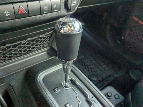 Used 2017 Jeep Wrangler Unlimited Rubicon image 12