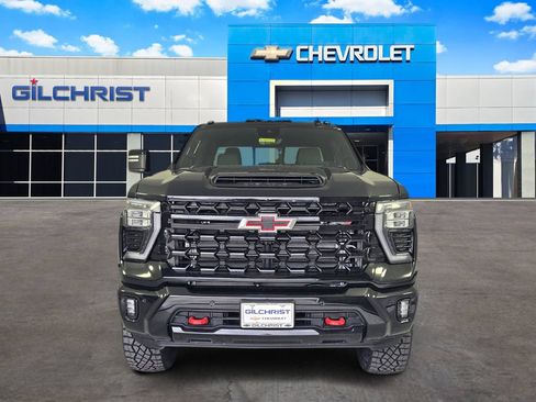 New 2026 Chevrolet Silverado 2500 ZR2 AWD/4WD image 2