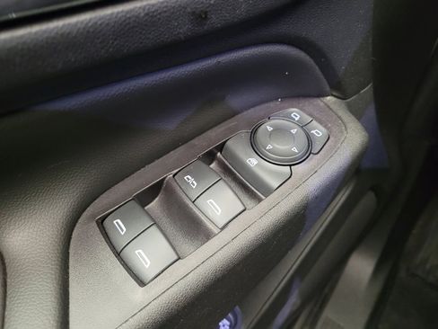 Used 2022 Chevrolet Equinox LT w/ Driver Convenience Package image 27