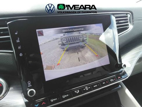 Used 2024 Jeep Wagoneer L Series III w/ Flexible Seating Group AWD/4WD image 6