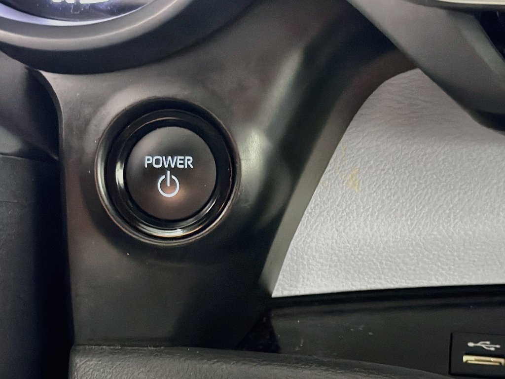 Used 2025 Toyota Sienna XLE FWD image 20
