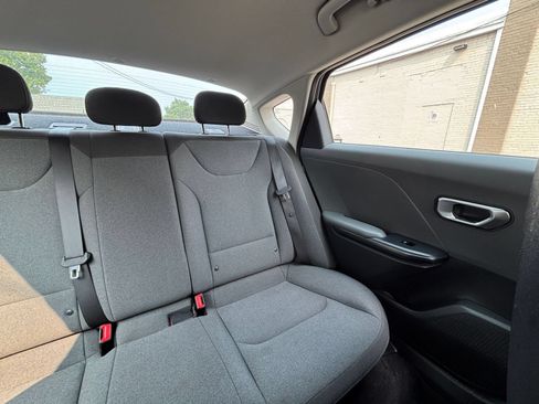 Used 2025 Kia K4 FWD image 37