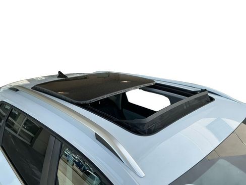 Certified 2025 Volkswagen Taos SE w/ Panoramic Sunroof Package image 20