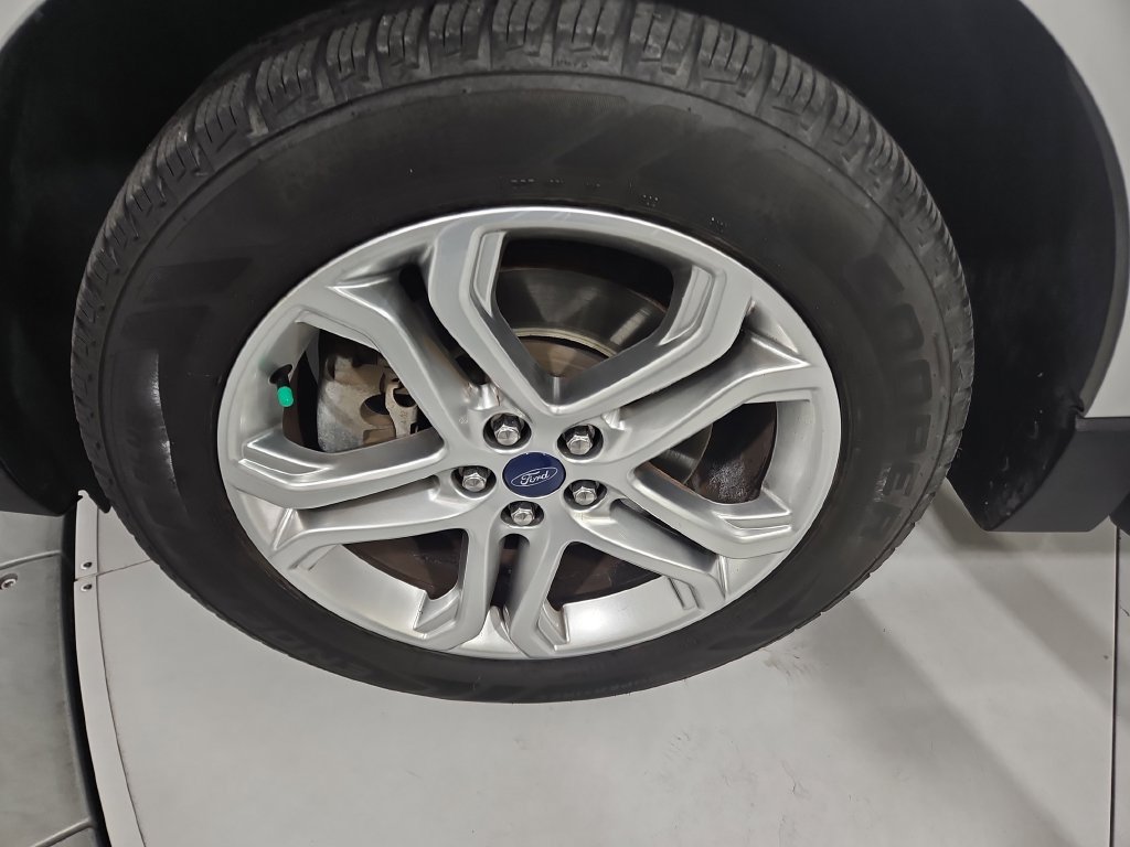 Used 2018 Ford Edge Titanium AWD/4WD image 26
