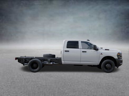 New 2025 RAM 3500 Tradesman AWD/4WD image 21