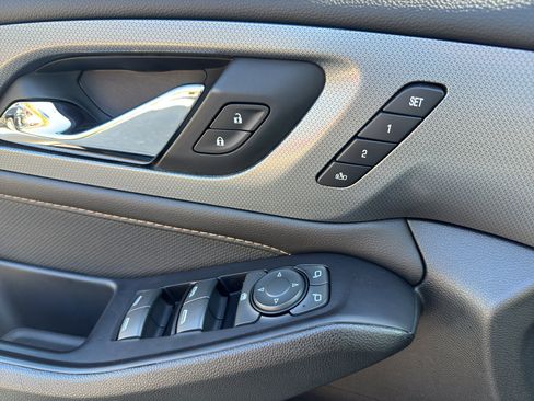 Used 2020 Chevrolet Traverse Premier image 20