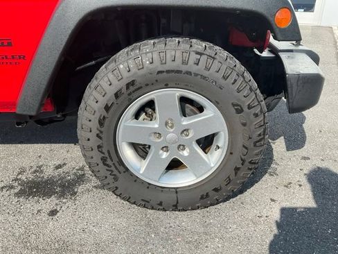 Used 2015 Jeep Wrangler Unlimited Sport w/ Quick Order Package 24S AWD/4WD image 9