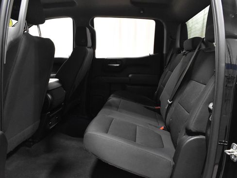 Used 2020 Chevrolet Silverado 1500 Custom w/ Custom Value Package image 4