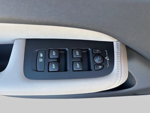 New 2026 Volvo XC60 B5 Plus w/ Protection Package Premier image 11