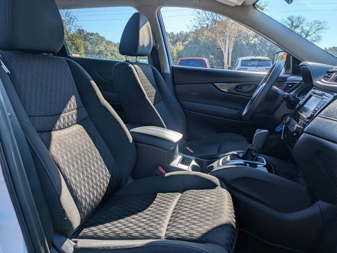 Used 2020 Nissan Rogue S image 31