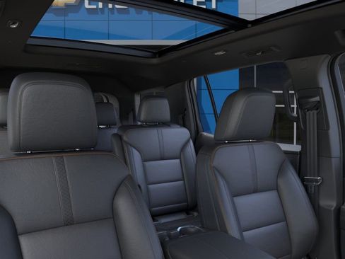 New 2025 Chevrolet Traverse High Country w/ LPO, Floor Liner Package image 25