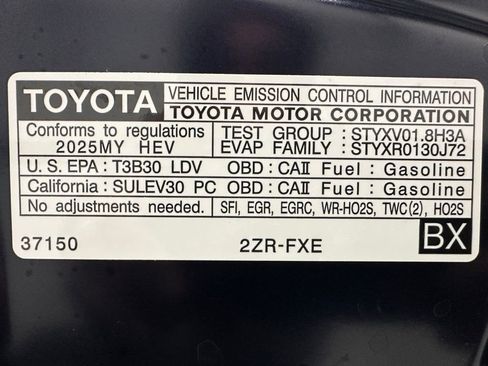 Used 2025 Toyota Corolla LE image 67