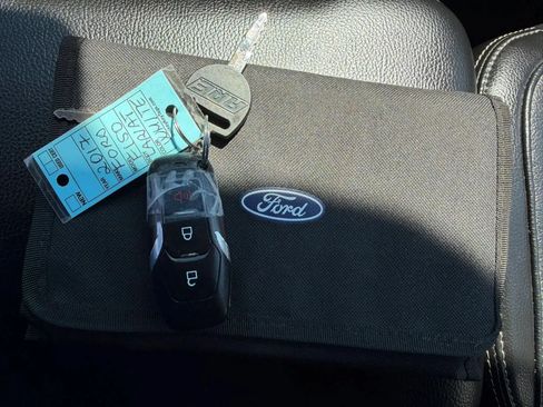 Used 2017 Ford F150 Lariat AWD/4WD image 38
