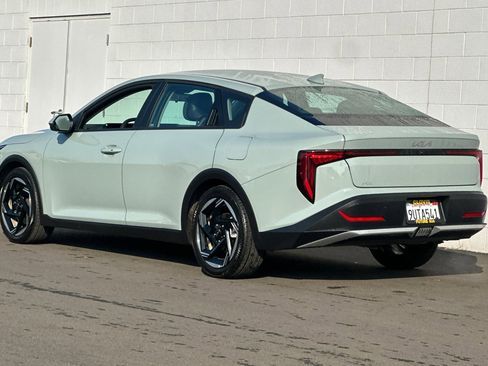 Used 2025 Kia K4 EX image 6