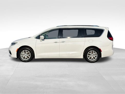 Used 2021 Chrysler Pacifica Touring-L FWD image 27