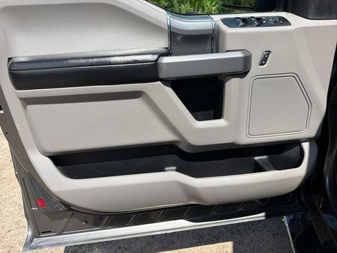 Used 2017 Ford F150 XLT w/ Equipment Group 302A Luxury AWD/4WD image 11