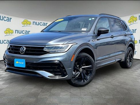 Used 2023 Volkswagen Tiguan SE R-Line AWD/4WD image 3