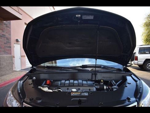 Used 2017 Chevrolet Traverse LT w/ Style and Technology Package image 40