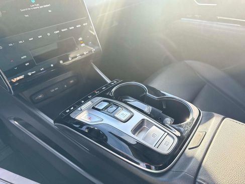 Used 2024 Hyundai Tucson Limited image 25