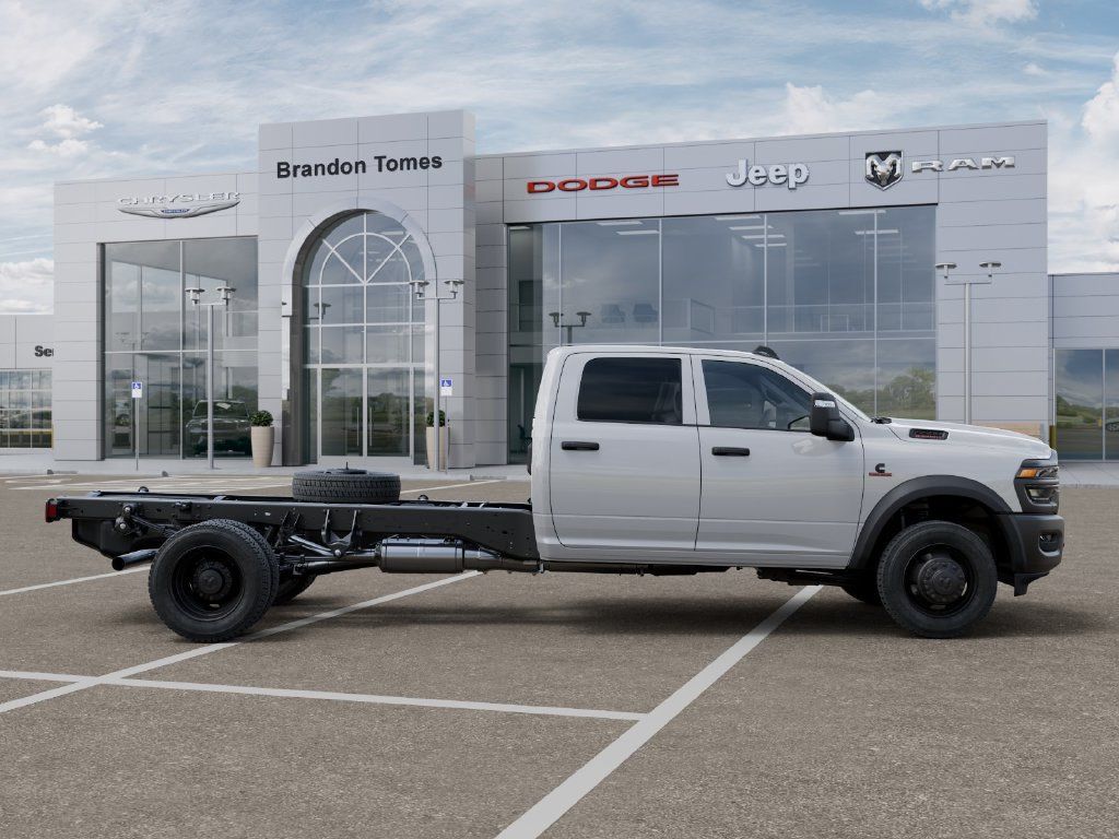 New 2026 RAM 5500 Tradesman AWD/4WD image 21