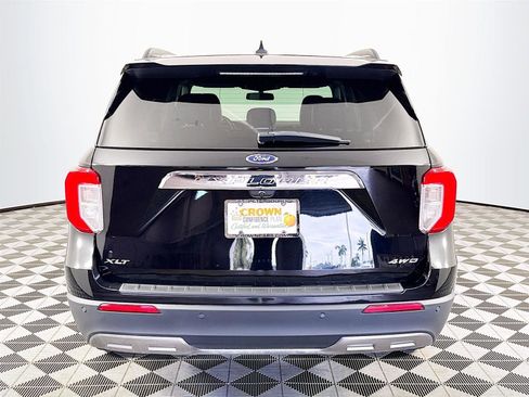 Used 2022 Ford Explorer XLT w/ Equipment Group 202A image 6