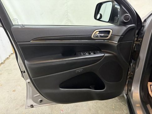 Used 2015 Jeep Grand Cherokee Limited image 33